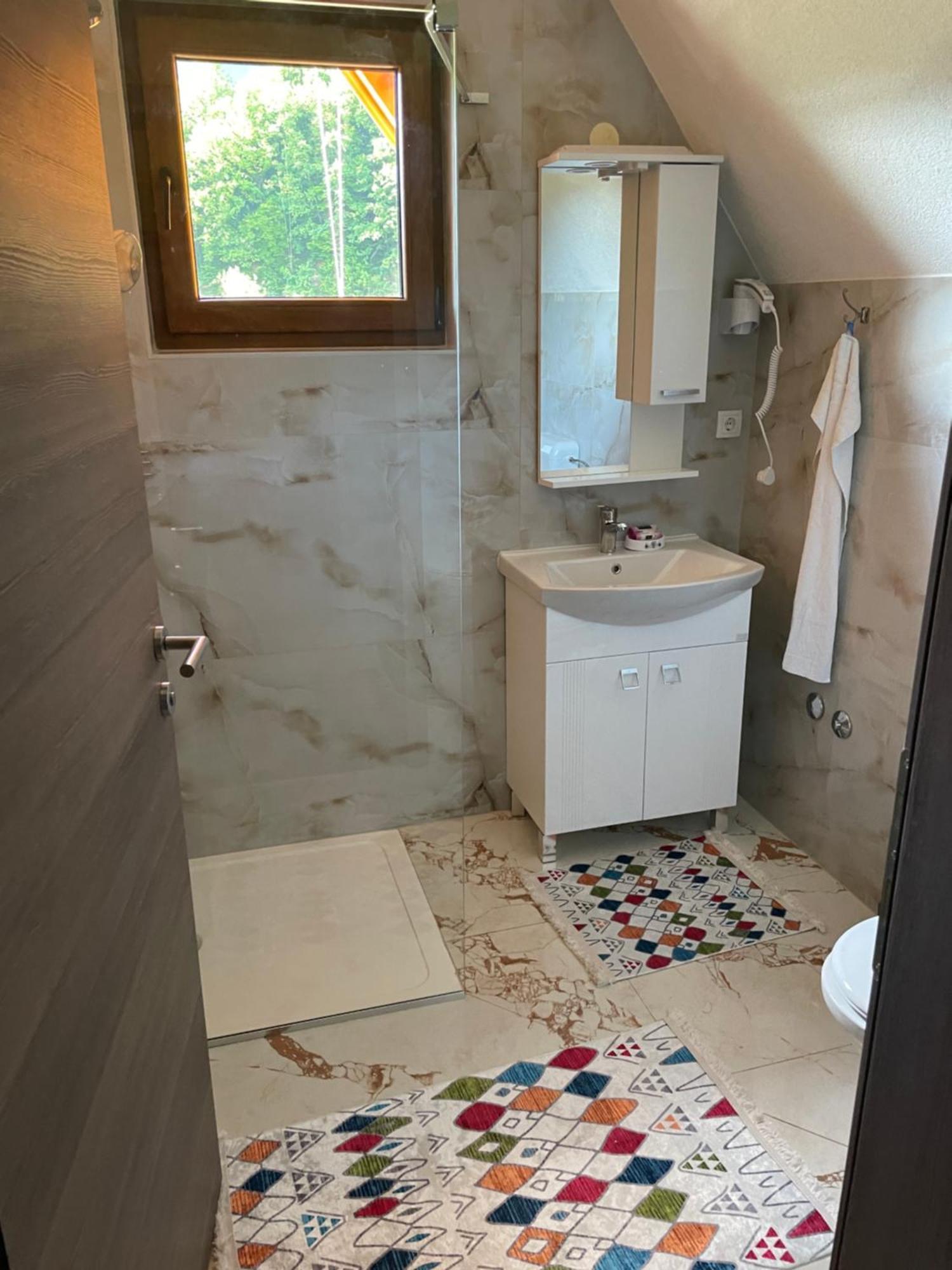 Bungalow House - 5 Rooms Zolaci المظهر الخارجي الصورة