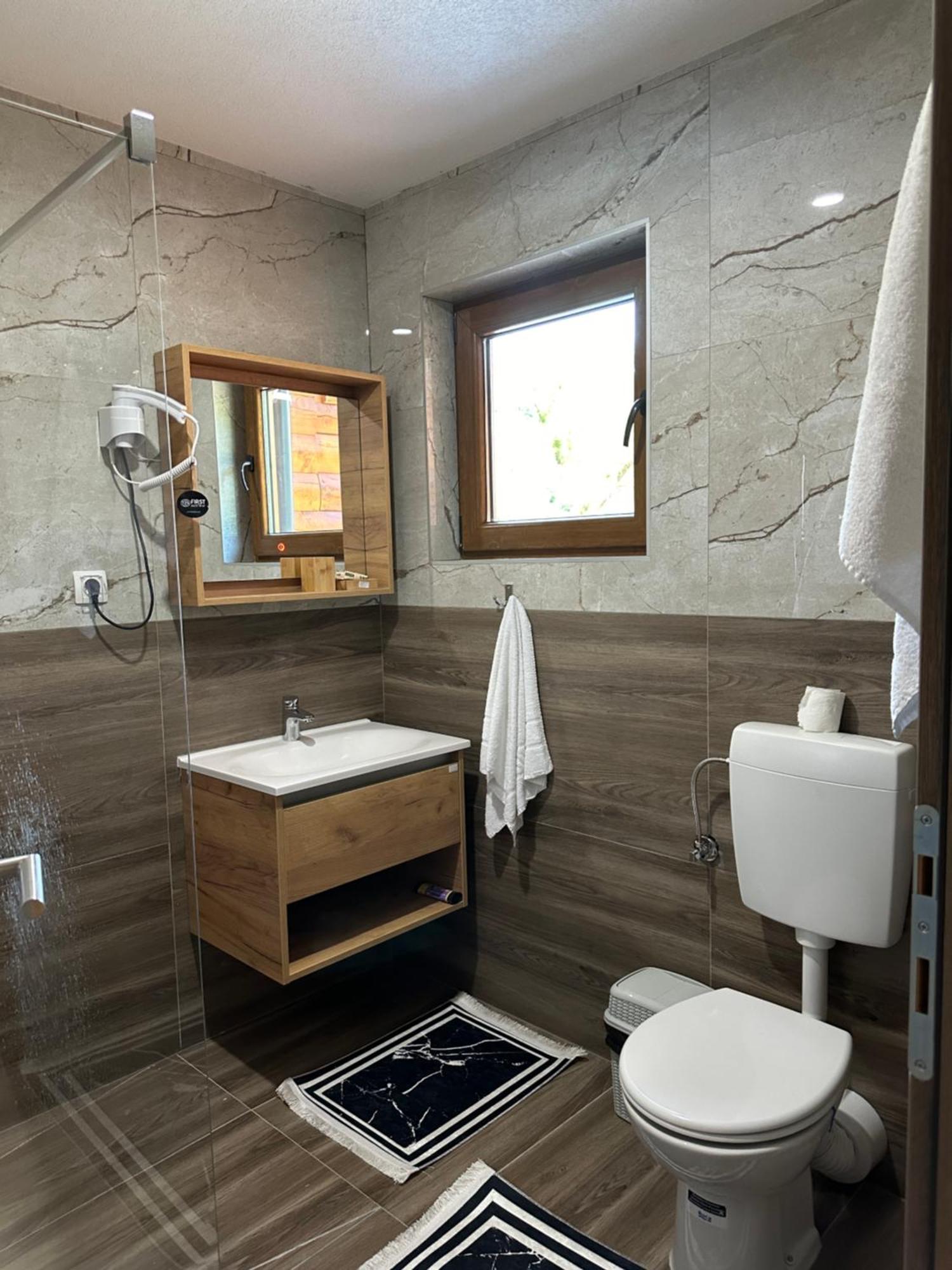 Bungalow House - 5 Rooms Zolaci المظهر الخارجي الصورة