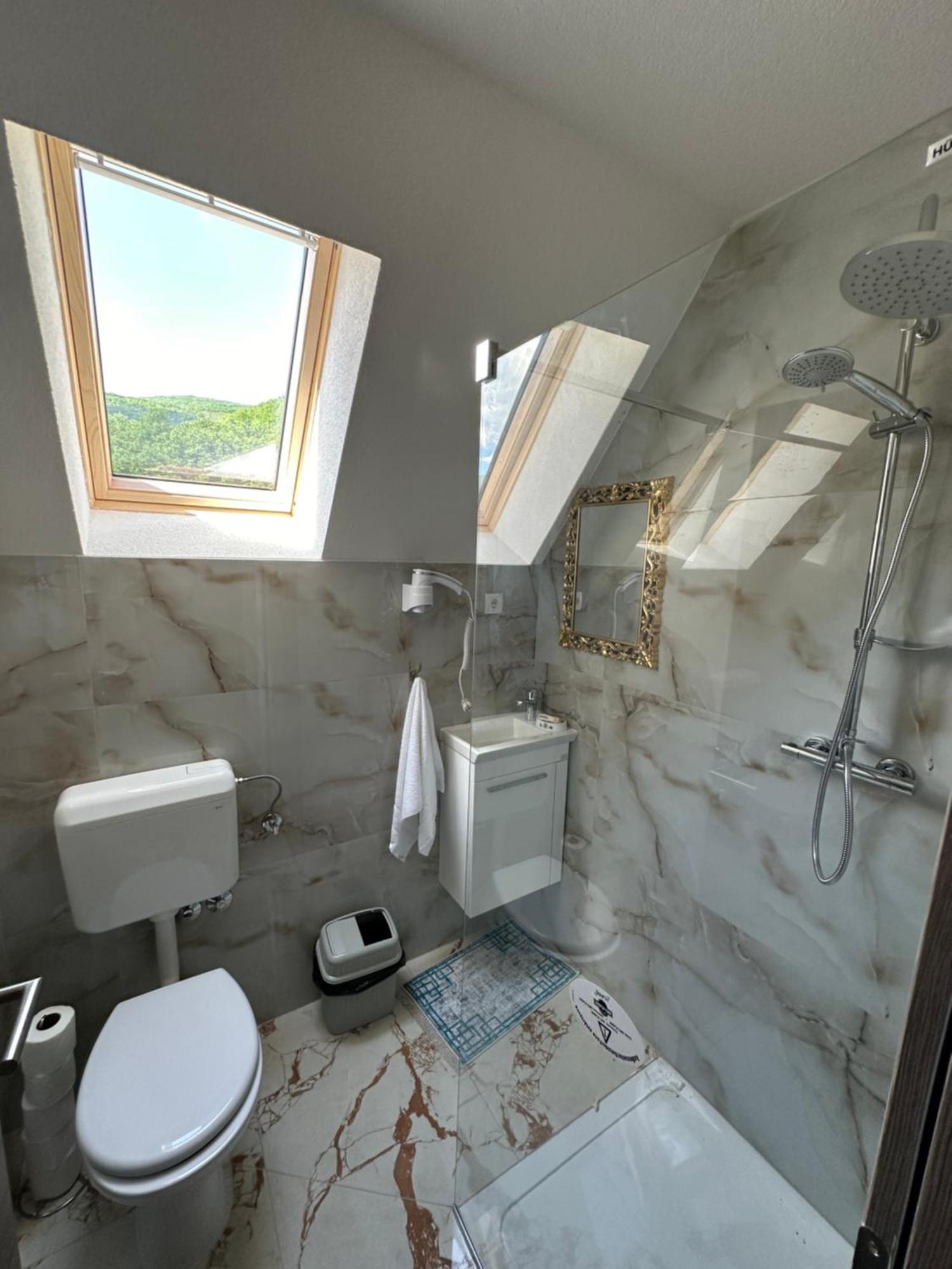 Bungalow House - 5 Rooms Zolaci المظهر الخارجي الصورة